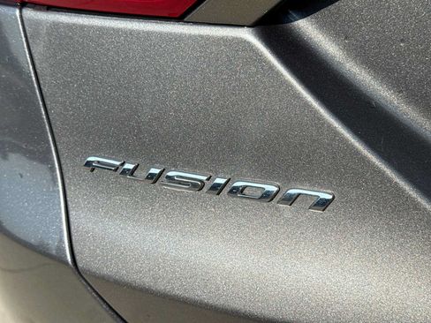 Used 2013 Ford Fusion SE FWD image 12
