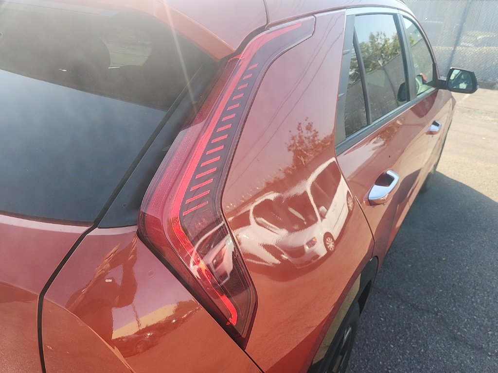 Used 2023 Kia Niro Wave FWD image 13