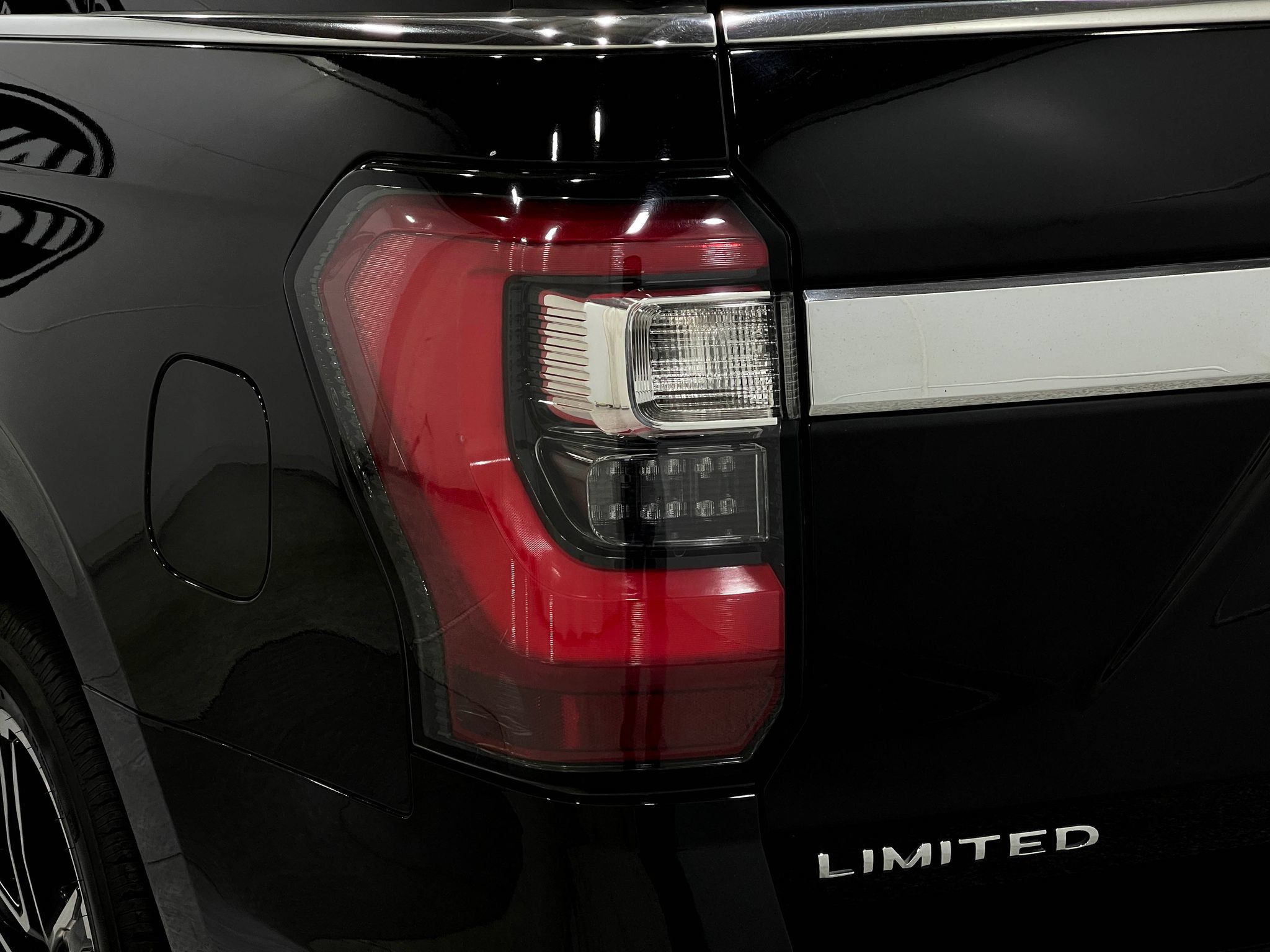 Used 2021 Ford Expedition Limited AWD/4WD image 36
