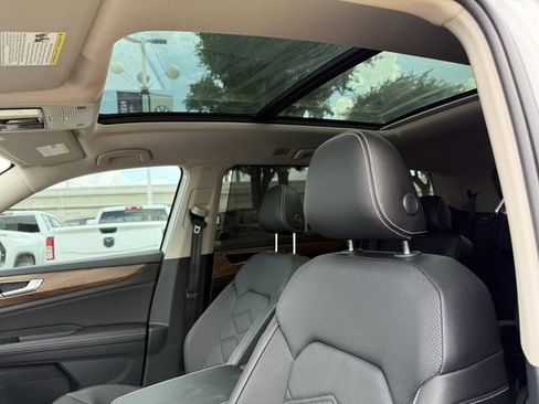Used 2025 Volkswagen Atlas SE FWD image 22