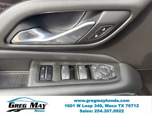 Used 2022 GMC Yukon Denali RWD image 11