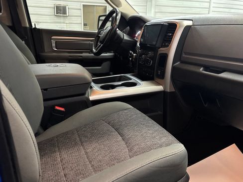 Used 2018 RAM 1500 SLT AWD/4WD image 25