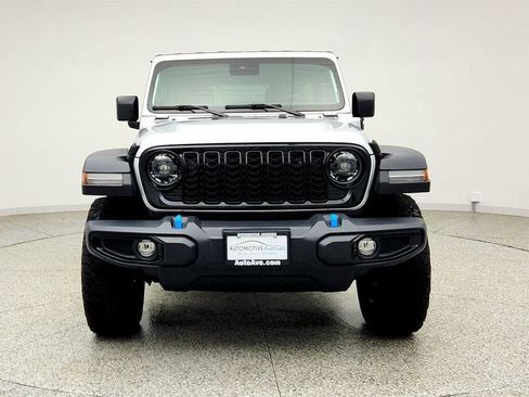 Used 2024 Jeep Wrangler Unlimited AWD/4WD image 2