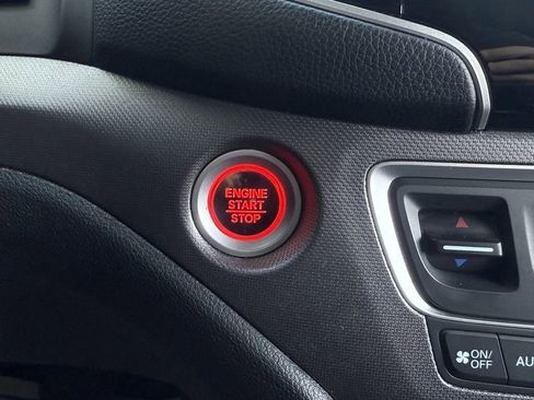 Used 2022 Honda Ridgeline Sport image 17