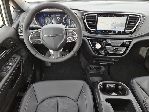 New 2026 Chrysler Pacifica Select FWD image 8