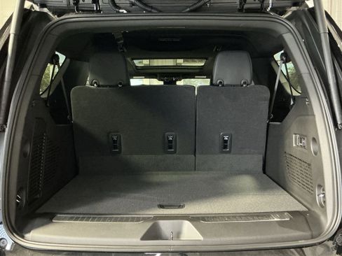 New 2026 Chevrolet Suburban Z71 w/ Z71 Off-Road Package AWD/4WD image 27