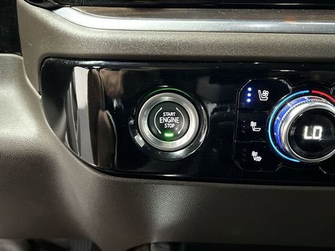 Certified 2022 GMC Sierra 1500 SLT w/ SLT Convenience Package image 17