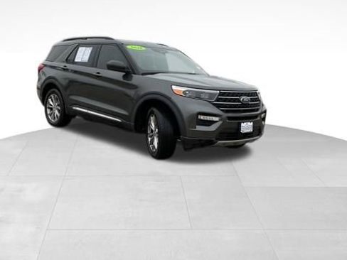 Used 2020 Ford Explorer XLT w/ Equipment Group 202A image 9