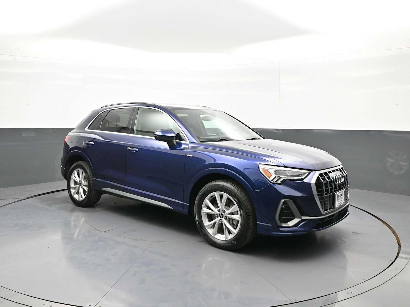 Used 2023 Audi Q3 2.0T Premium Plus AWD/4WD image 3