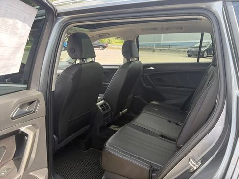 Used 2024 Volkswagen Tiguan SE AWD/4WD image 17