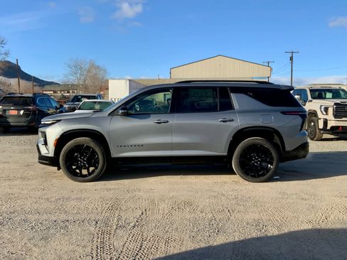 New 2026 Chevrolet Traverse RS w/ LPO, Floor Liner Package image 2