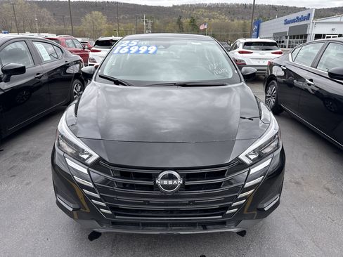 Used 2025 Nissan Versa SV FWD image 2