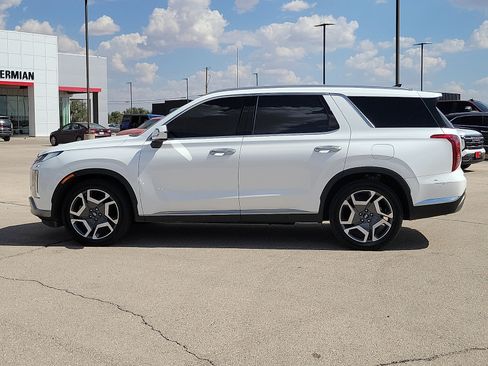 Used 2023 Hyundai Palisade Limited w/ Cargo Package AWD/4WD image 2