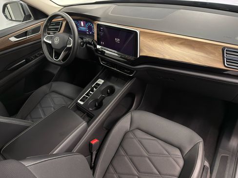 Used 2024 Volkswagen Atlas SE image 27