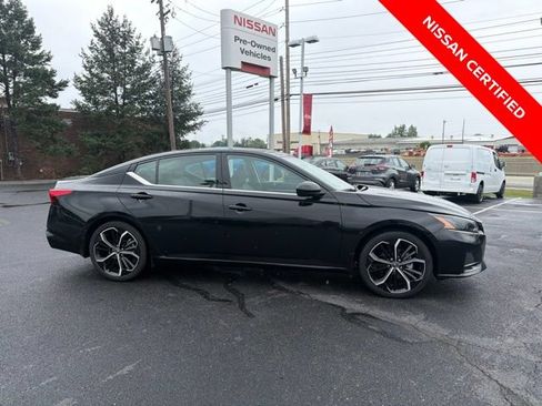 Certified 2023 Nissan Altima 2.5 SR w/ SR Premium Package FWD image 9