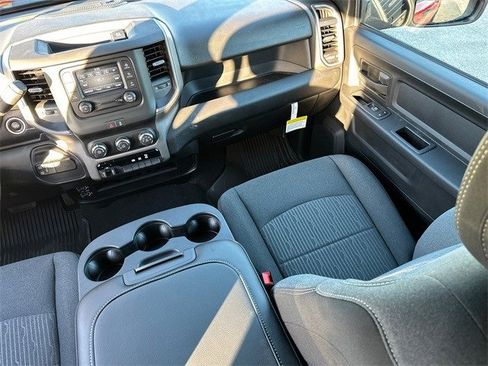 Used 2024 RAM 2500 Tradesman w/ Chrome Appearance Group image 15
