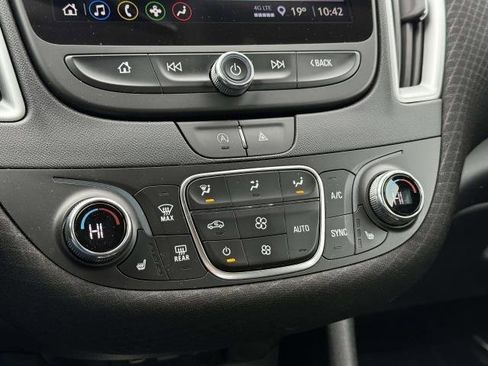 Used 2024 Chevrolet Malibu LT image 24