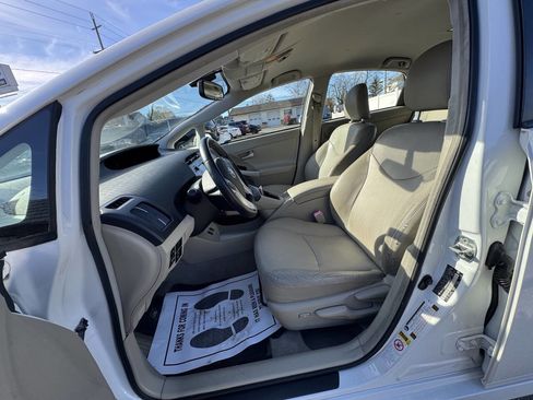 Used 2010 Toyota Prius Four image 45