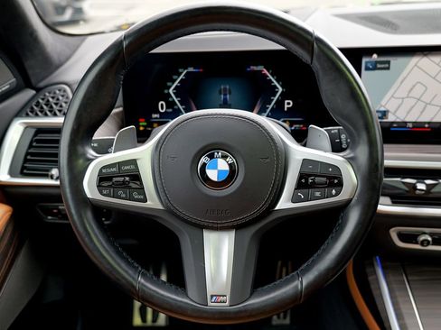 Used 2023 BMW X7 xDrive40i w/ M Sport Package image 51