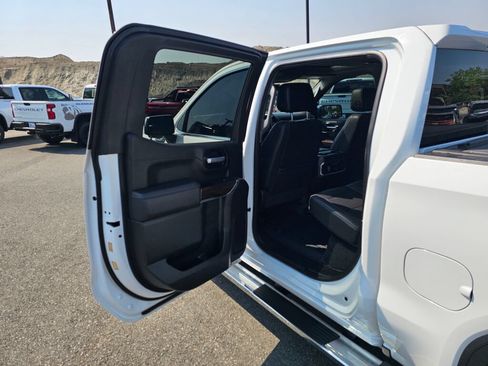 Used 2021 GMC Sierra 1500 SLT w/ SLT Premium Package AWD/4WD image 22