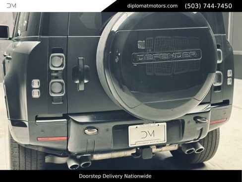 Used 2022 Land Rover Defender 110 V8 AWD/4WD image 16
