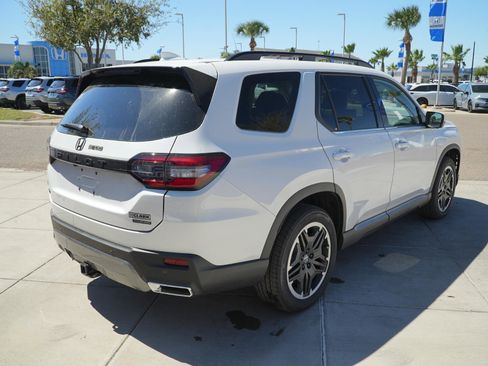 New 2026 Honda Pilot image 5