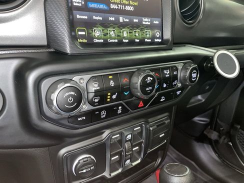 Used 2023 Jeep Gladiator Sport S image 18