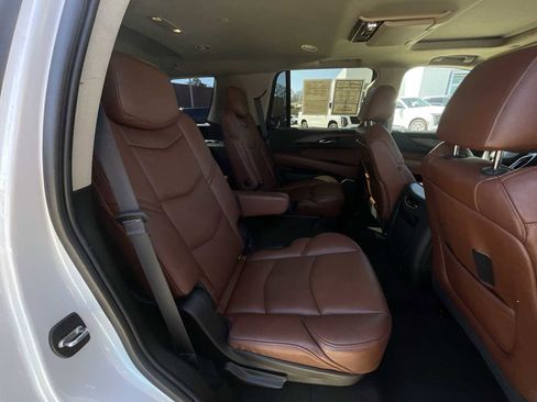 Used 2019 Cadillac Escalade Luxury image 27