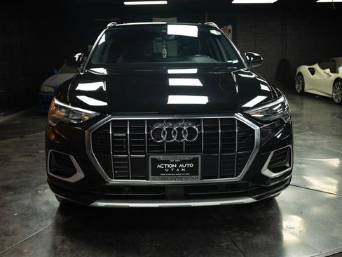 Used 2020 Audi Q3 2.0T Premium w/ Convenience Package AWD/4WD image 3