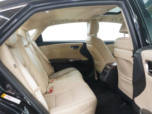 Used 2014 Toyota Avalon Limited w/ Technology Package FWD image 12
