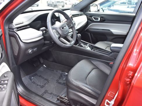 Used 2025 Jeep Compass Limited w/ Elite Group image 12