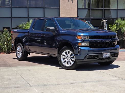 Used 2021 Chevrolet Silverado 1500 Custom AWD/4WD image 3