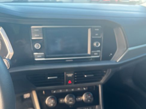 Used 2020 Volkswagen Jetta SE image 15