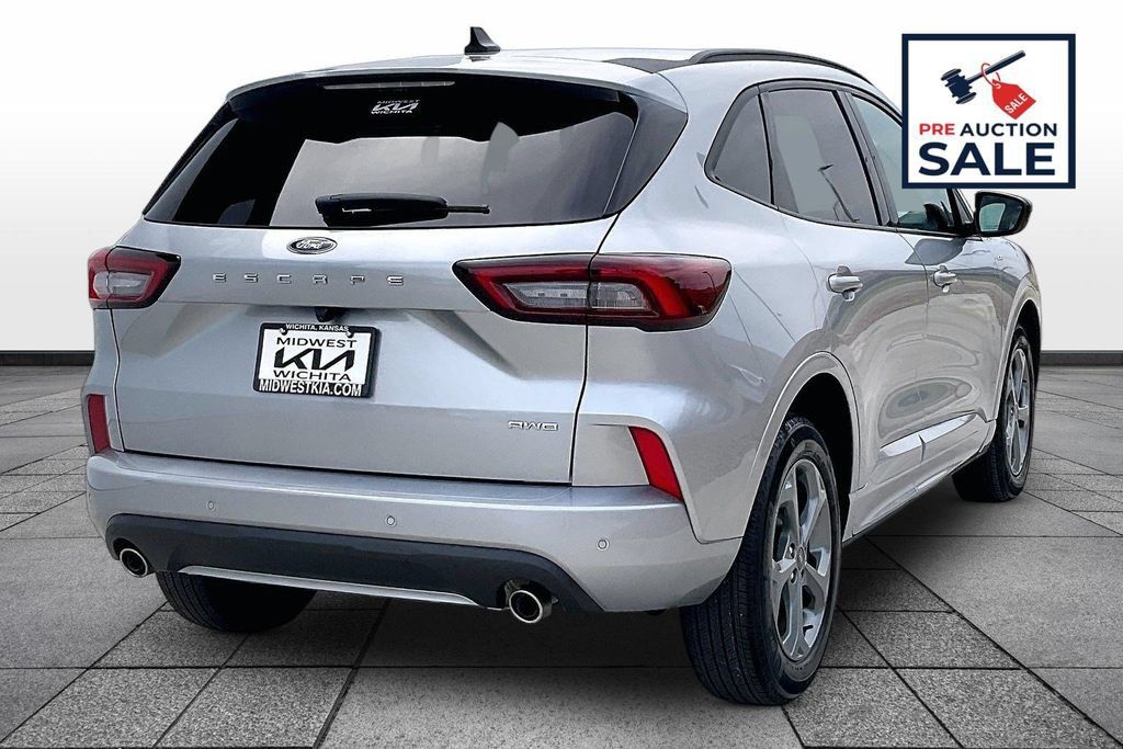 Used 2024 Ford Escape ST-Line w/ Tech Pack #1 AWD/4WD image 13