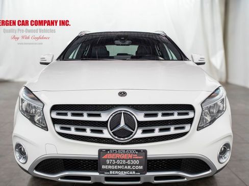 Used 2018 Mercedes-Benz GLA 250 4MATIC image 2