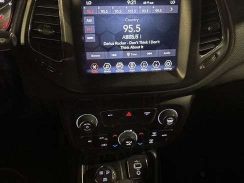 Used 2019 Jeep Compass Trailhawk image 23