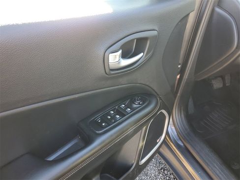 Used 2017 Jeep Compass Latitude w/ Popular Equipment Group image 12