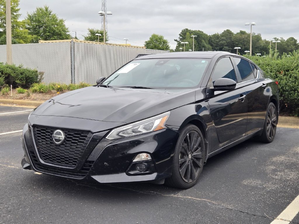 Used 2022 Nissan Altima 2.5 SR w/ Midnight Edition Package FWD image 3