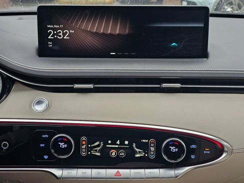 Used 2025 Genesis GV70 3.5T Sport w/ Sport Advanced Package image 13