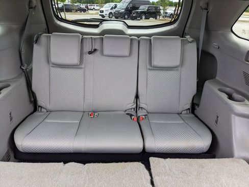 Used 2019 Toyota Highlander LE image 30