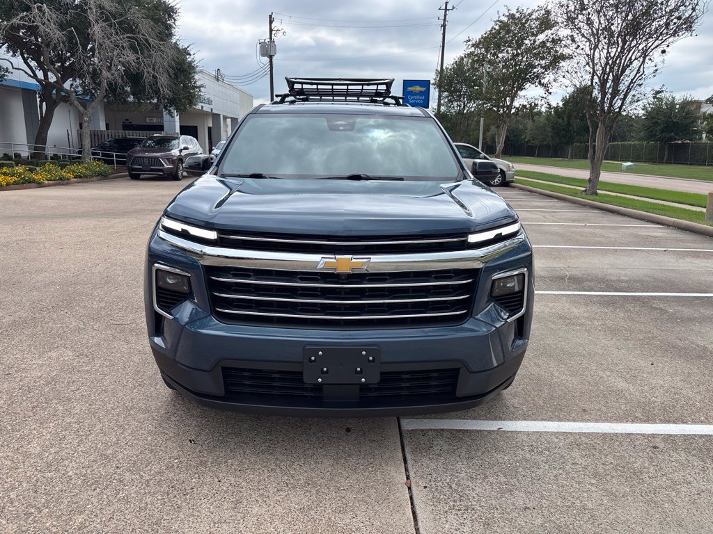 Used 2024 Chevrolet Traverse LT w/ LPO, Floor Liner Package FWD image 2