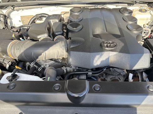 Used 2019 Toyota 4Runner TRD Off-Road Premium image 28