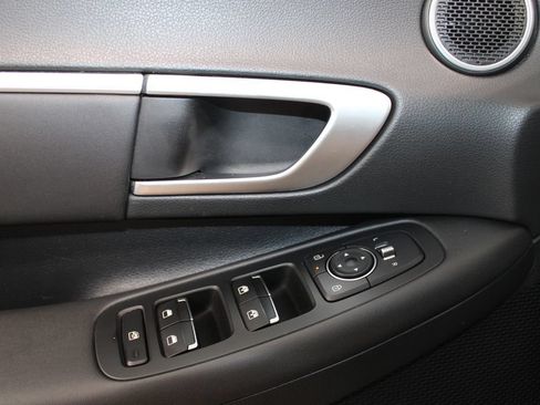 Used 2025 Hyundai Sonata SEL FWD image 40