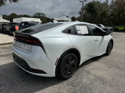 New 2024 Toyota Prius LE image 9