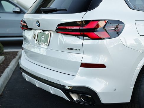 New 2026 BMW X5 xDrive40i w/ M Sport Package image 7