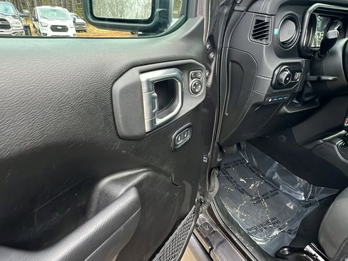 Used 2025 Jeep Wrangler Unlimited Rubicon 4xe w/ Safety Group image 15