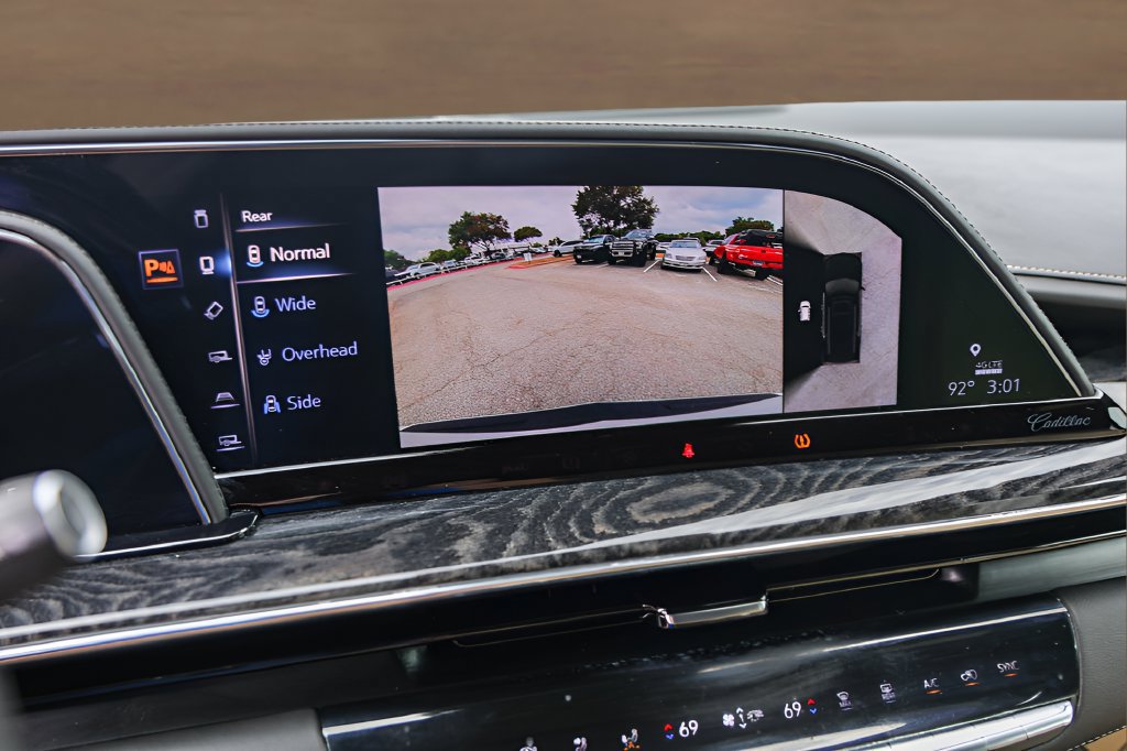 Used 2021 Cadillac Escalade ESV Premium Luxury w/ Performance Package RWD image 17