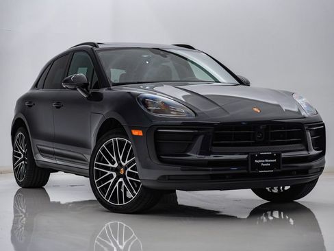 Certified 2026 Porsche Macan AWD/4WD image 8