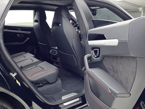 Used 2024 Lamborghini Urus S image 45