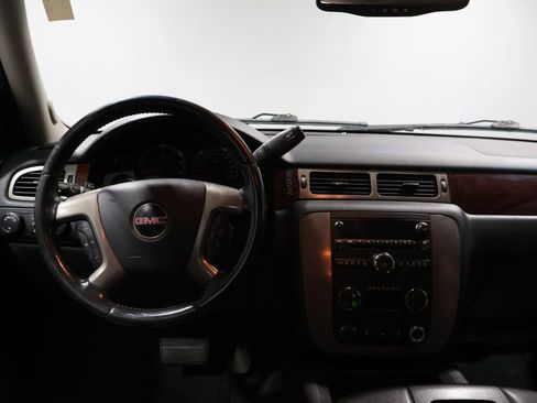 Used 2014 GMC Yukon SLT image 16